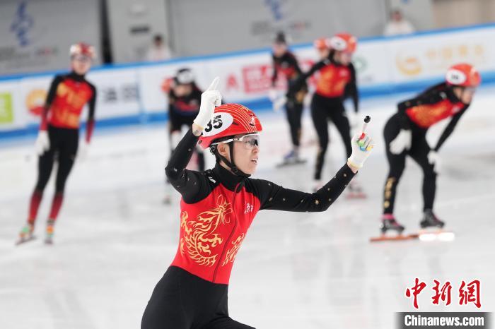 十四冬综合新闻：孙龙成就短道速滑四冠王，香