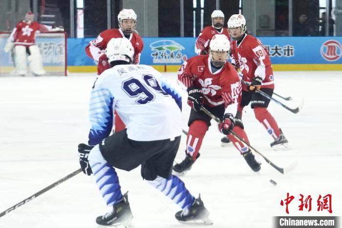 十四冬综合新闻：孙龙成就短道速滑四冠王，香