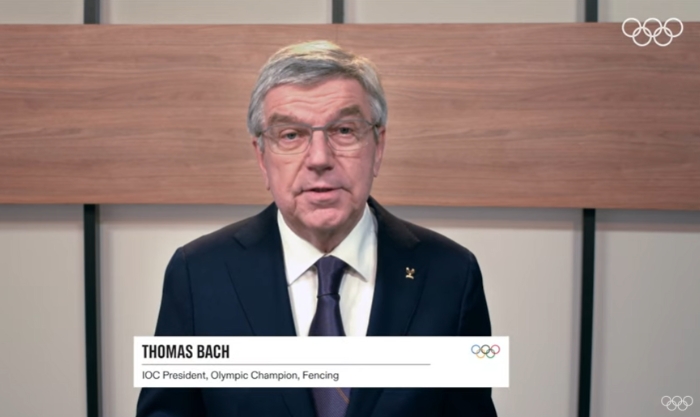 托马斯·巴赫在国际奥委会重要全会上被授予终身
