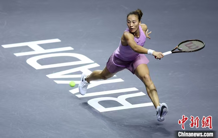 郑钦文在利雅得年终总决赛小组赛中首次击败莱