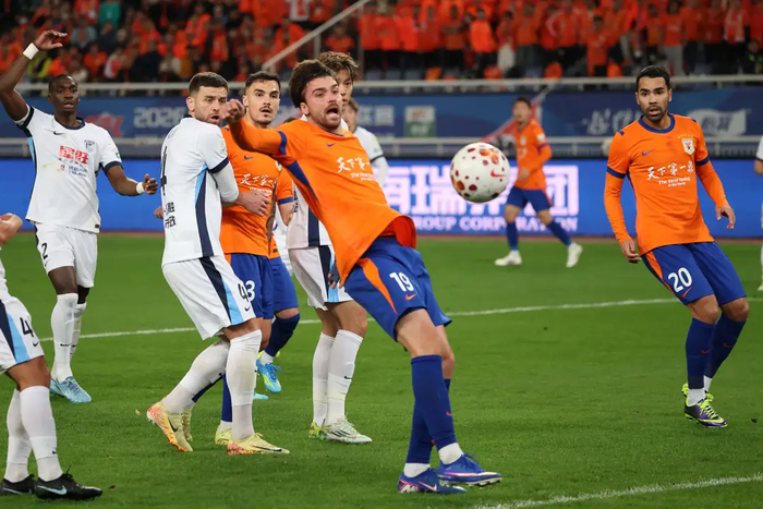 山东泰山两连败暴露教练组管理混乱