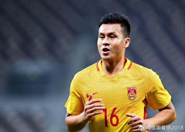 成都蓉城新帅冷落老将 买提江新赛季零出场引争